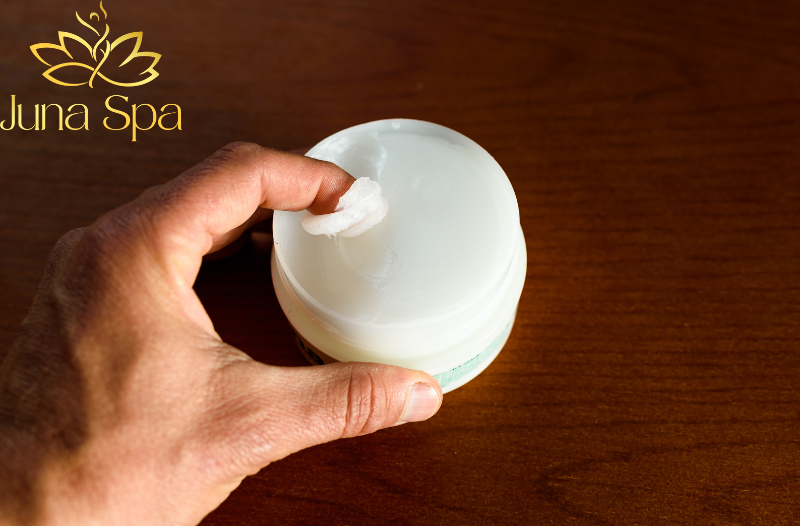 Không dùng vaseline lên mặt