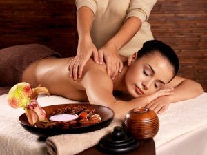 khi nào nên đến spa để làm massage cổ vai gáy chuyên sâu