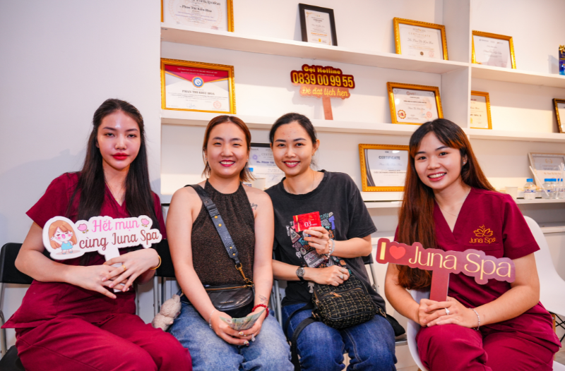 chăm sóc da mụn tại Juna Spa